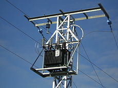 Centro de transformacin electrco al aire libre en torreta elevada